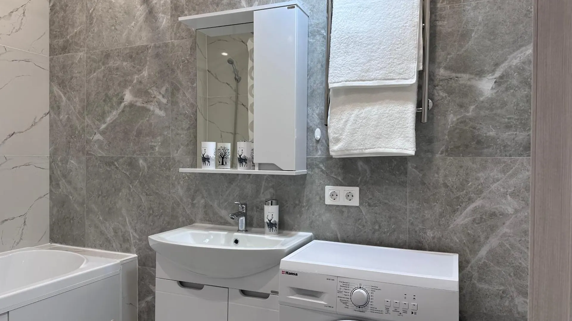 Новая Двухкомнатная Квартира В Жк Rams City Almaty Apartmán